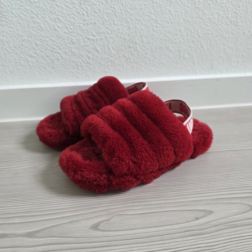 UGG FLUFFY Yeah Slide Sandals